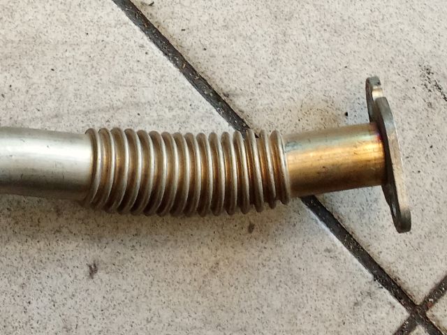 bontott VW GOLF V EGR Hűtő Cső