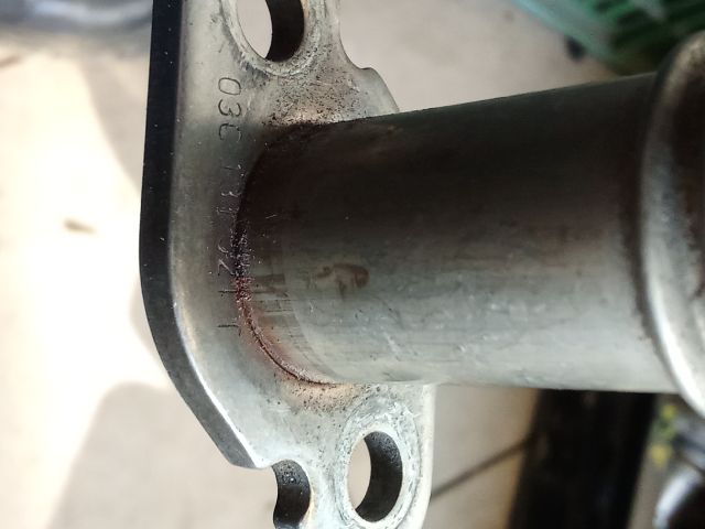 bontott VW GOLF V EGR Hűtő Cső