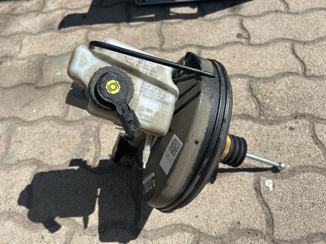 bontott VW GOLF V Fékrásegítő