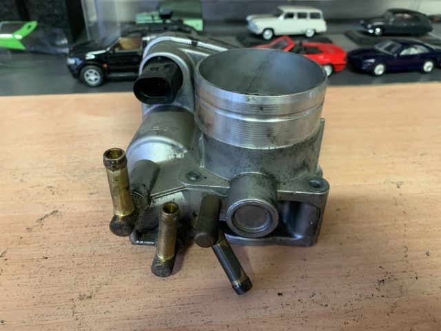 bontott VW GOLF V Fojtószelep (Elektromos)