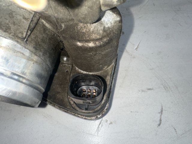 bontott VW GOLF V Fojtószelep (Elektromos)