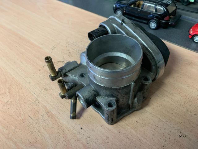 bontott VW GOLF V Fojtószelep (Elektromos)