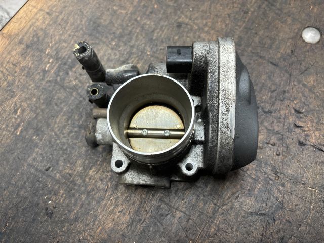 bontott VW GOLF V Fojtószelep (Elektromos)