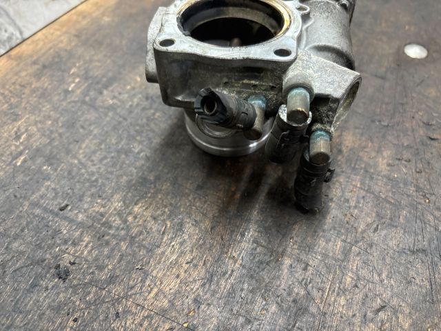 bontott VW GOLF V Fojtószelep (Elektromos)