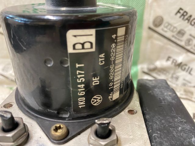 bontott VW GOLF V ABS Kocka