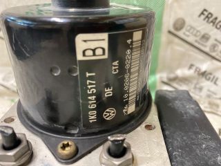 bontott VW GOLF V ABS Kocka