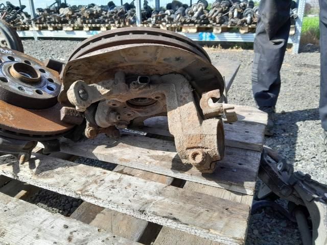 bontott VW GOLF V Bal első Csonkállvány