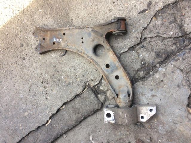 bontott VW GOLF V Bal első Lengőkar