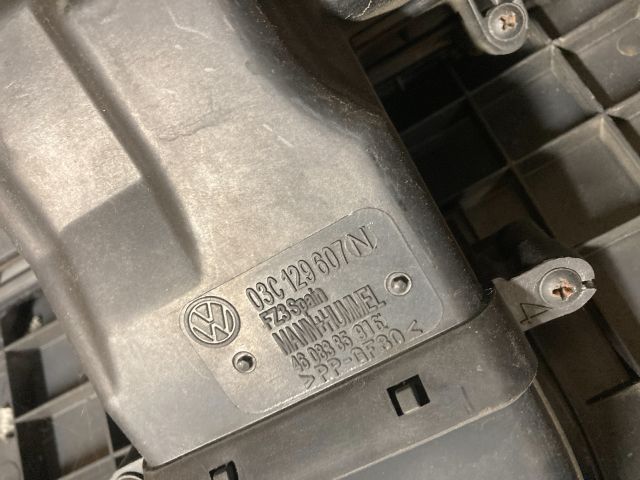 bontott VW GOLF V Felső Motorburkolat