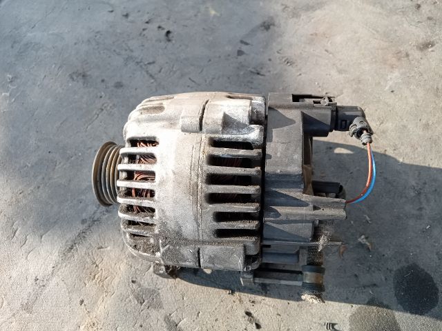 bontott VW GOLF V Generátor
