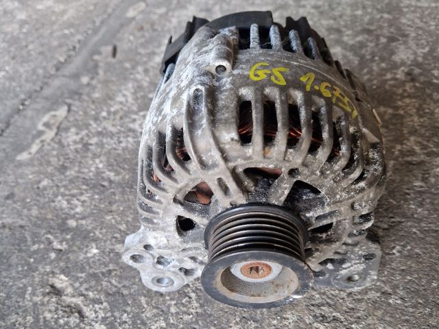 bontott VW GOLF V Generátor