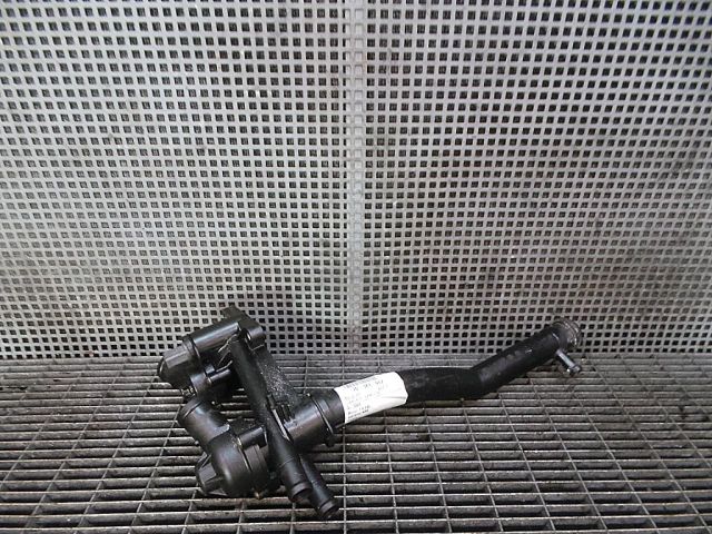 bontott VW GOLF V Hengerfej Vízkivezető