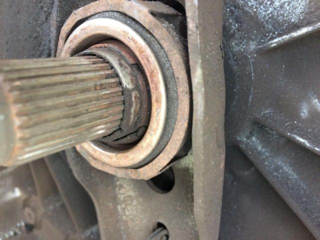 bontott VW GOLF V Kinyomó Csapágy