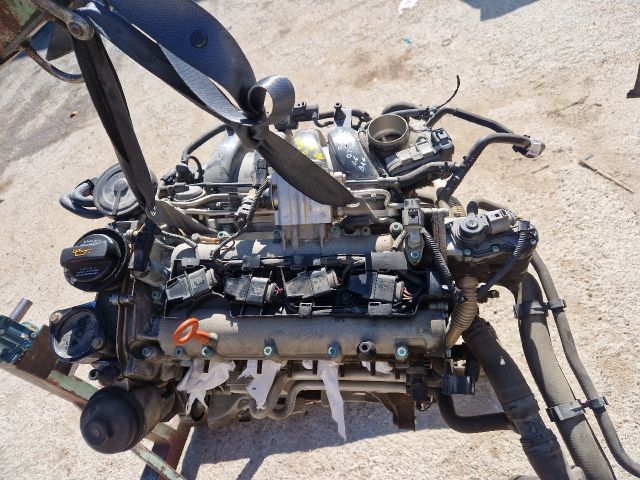 bontott VW GOLF V Komplett Motor (Segédberendezésekkel)