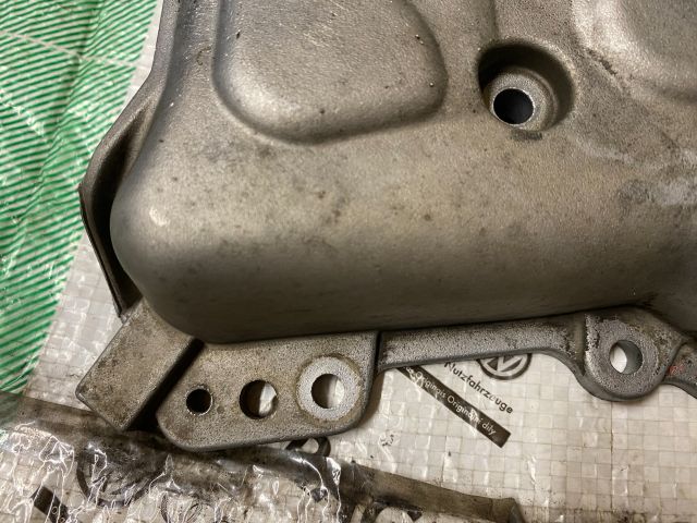 bontott VW GOLF V Komplett Vezérlés Burkolat