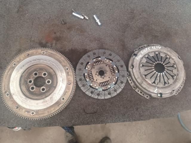 bontott VW GOLF V Kuplung Szett (Szerkezet, Tárcsa)