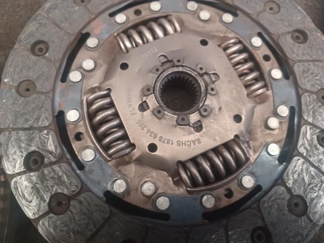 bontott VW GOLF V Kuplung Szett (Szerkezet, Tárcsa)