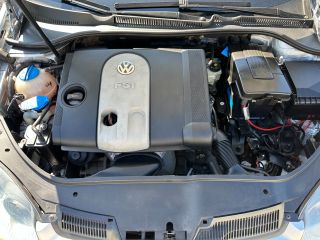 bontott VW GOLF V Motor (Fűzött blokk hengerfejjel)