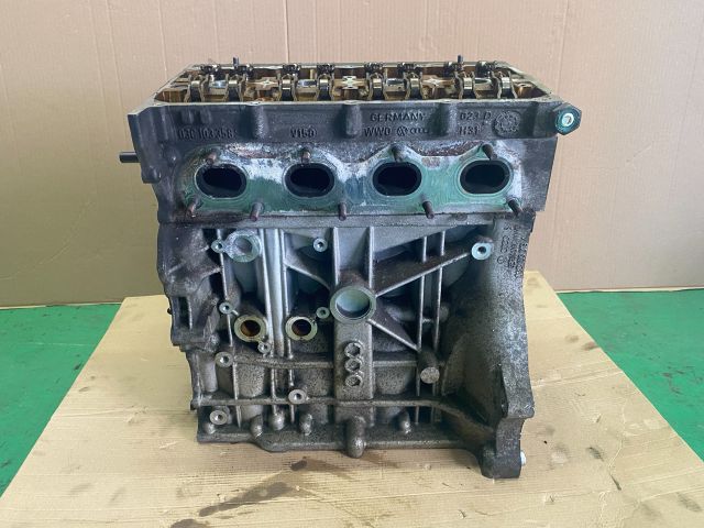 bontott VW GOLF V Motor (Fűzött blokk hengerfejjel)