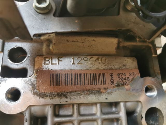 bontott VW GOLF V Motor (Fűzött blokk hengerfejjel)