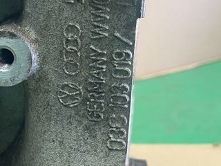 bontott VW GOLF V Motor (Fűzött blokk hengerfejjel)