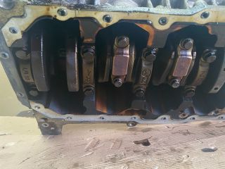 bontott VW GOLF V Motor (Fűzött blokk hengerfejjel)