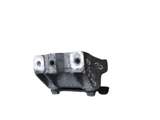 bontott VW GOLF V Motor Tartó Bak Bal