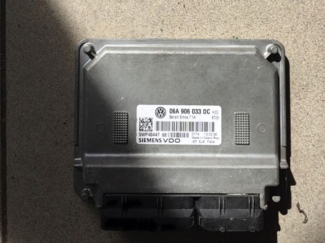 bontott VW GOLF V Motorvezérlő