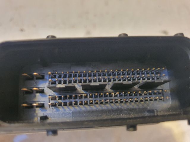 bontott VW GOLF V Motorvezérlő