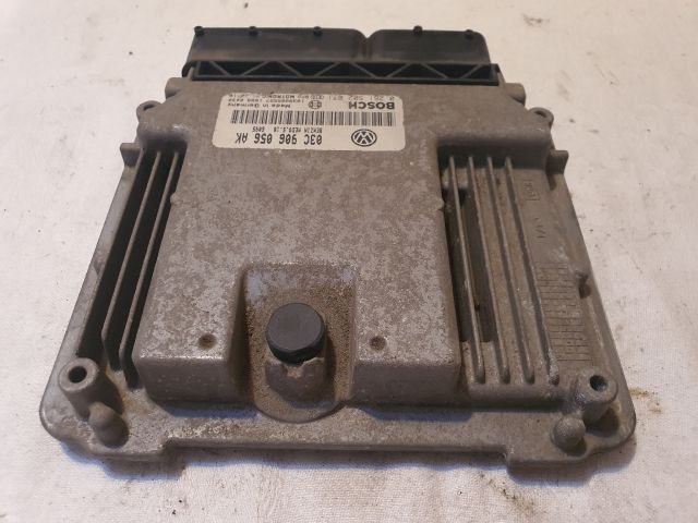 bontott VW GOLF V Motorvezérlő