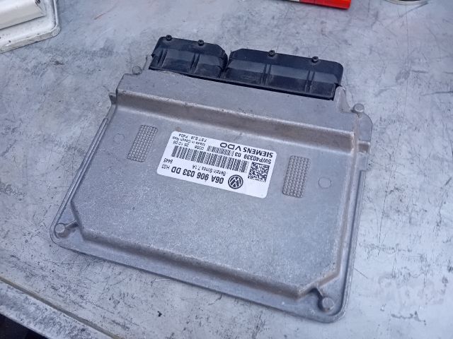 bontott VW GOLF V Motorvezérlő