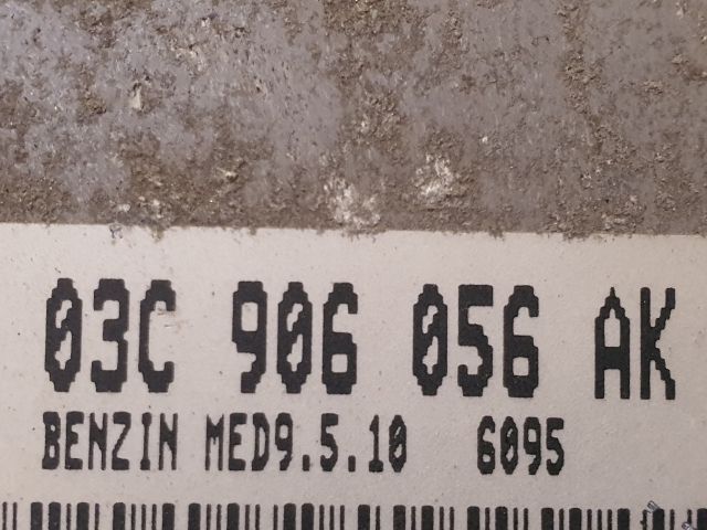 bontott VW GOLF V Motorvezérlő