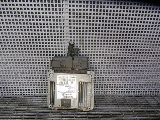 bontott VW GOLF V Motorvezérlő