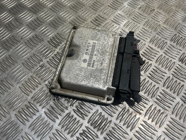 bontott VW GOLF V Motorvezérlő