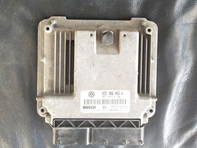 bontott VW GOLF V Motorvezérlő