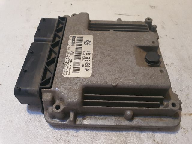 bontott VW GOLF V Motorvezérlő