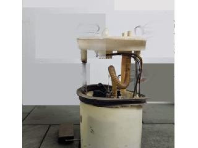 bontott VW GOLF V Üzemanyag Szivattyú