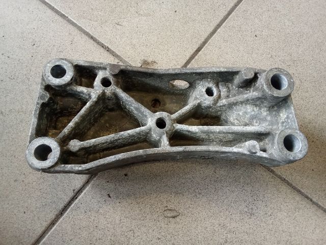 bontott VW GOLF V Váltó Tartó Bak (Pozíciófüggetlen)