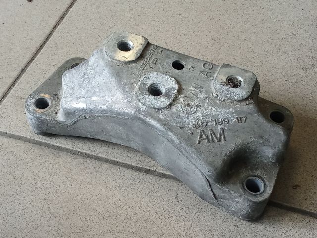 bontott VW GOLF V Váltó Tartó Bak (Pozíciófüggetlen)