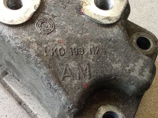 bontott VW GOLF V Váltó Tartó Bak (Pozíciófüggetlen)