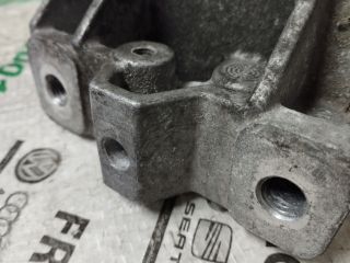 bontott VW GOLF V Váltó Tartó Bak (Pozíciófüggetlen)