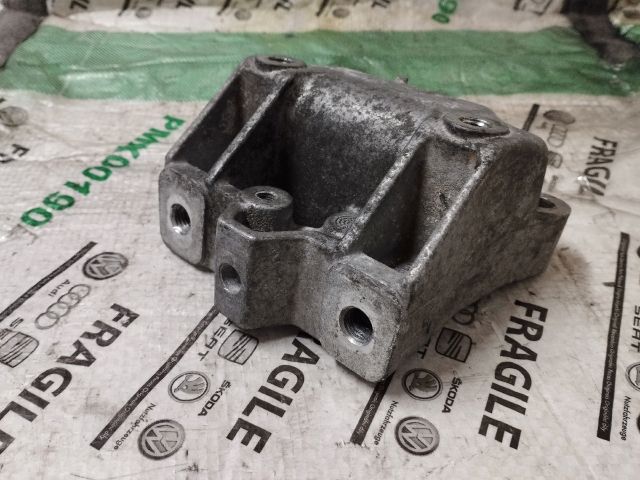 bontott VW GOLF V Váltó Tartó Bak (Pozíciófüggetlen)