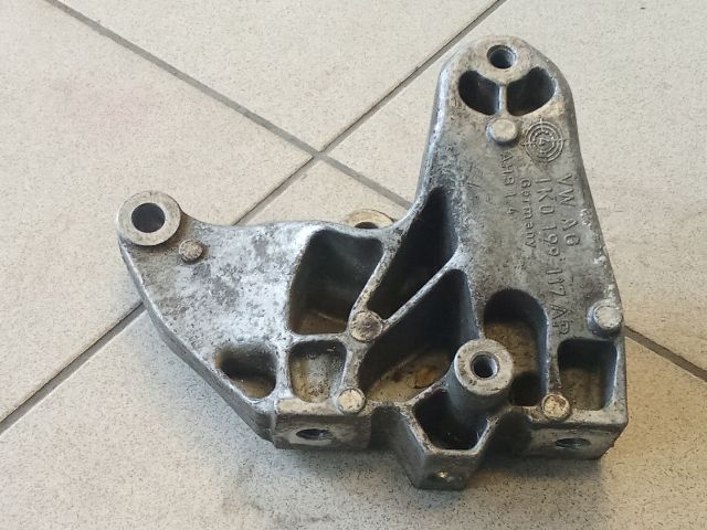 bontott VW GOLF V Váltó Tartó Bak (Pozíciófüggetlen)