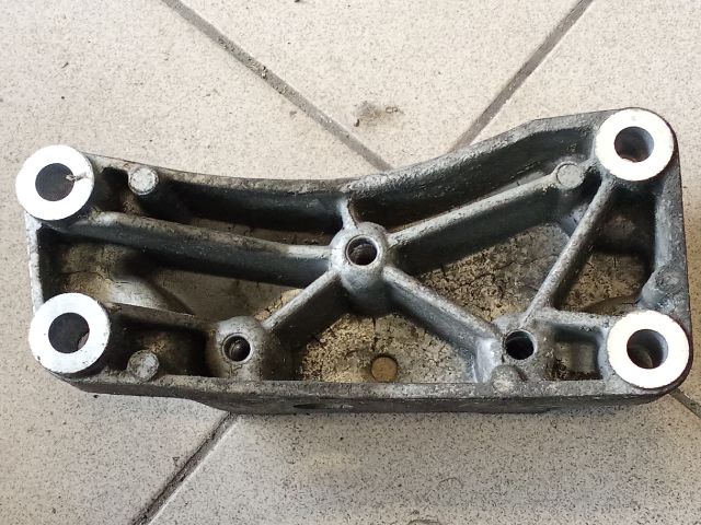 bontott VW GOLF V Váltó Tartó Bak (Pozíciófüggetlen)