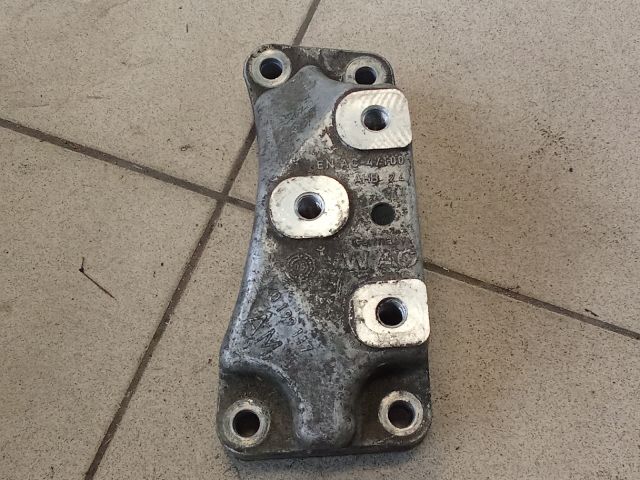 bontott VW GOLF V Váltó Tartó Bak (Pozíciófüggetlen)