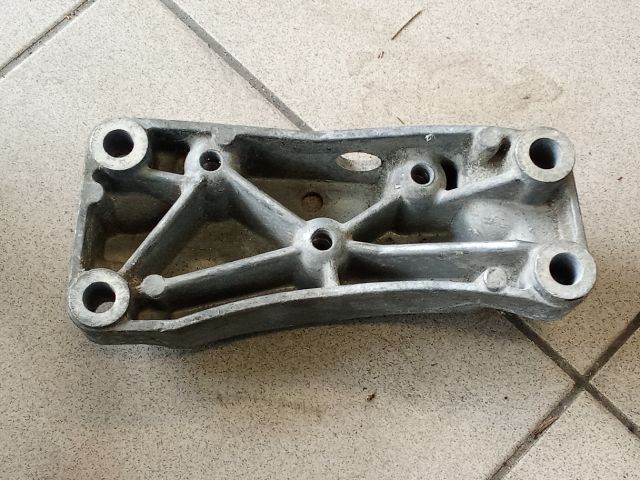 bontott VW GOLF V Váltó Tartó Bak (Pozíciófüggetlen)