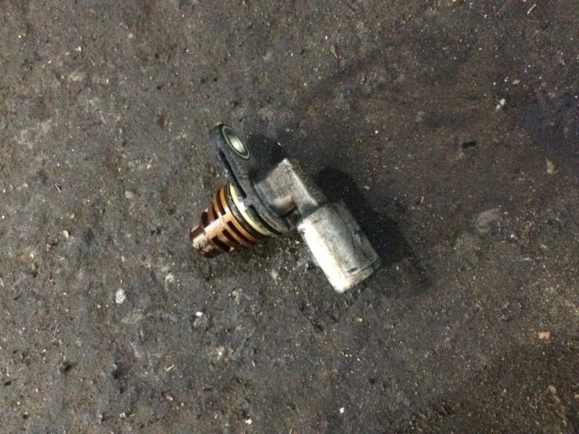 bontott VW GOLF V Vezérműtengely Fordulatszám Jeladó