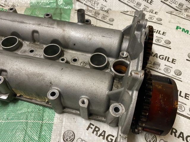 bontott VW GOLF V Vezérműtengely Házzal