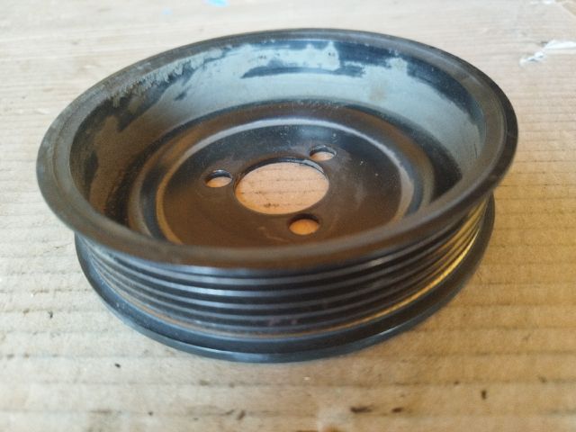 bontott VW GOLF V Vízpumpa Szíjtárcsa