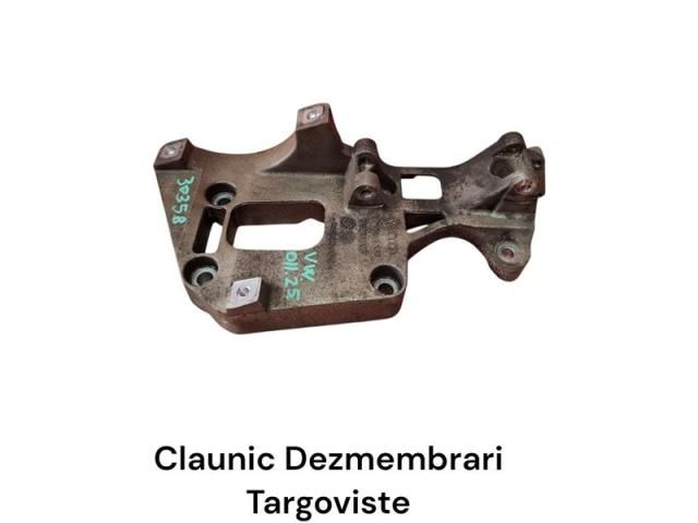 bontott VW GOLF V Generátor Tartó Bak